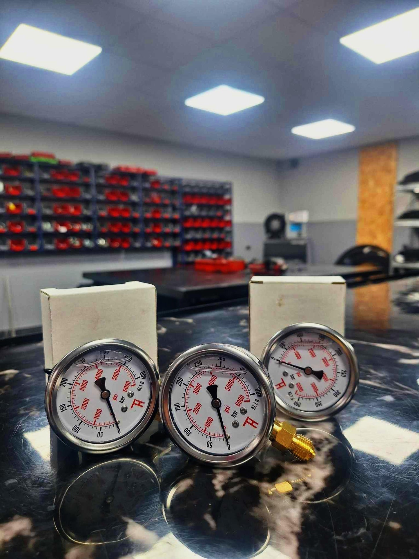 Glicerinski manometar D63